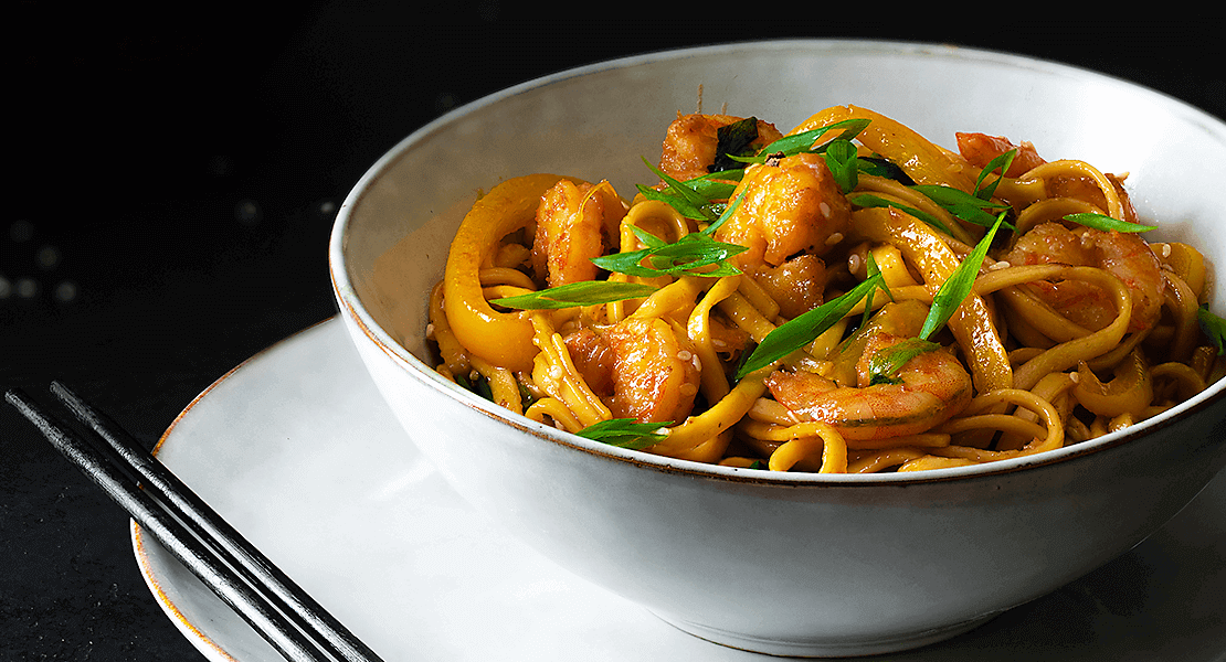 Noodles with shrimp and green onion